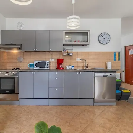Apartment Gorgeous In Marinici With Wifi *