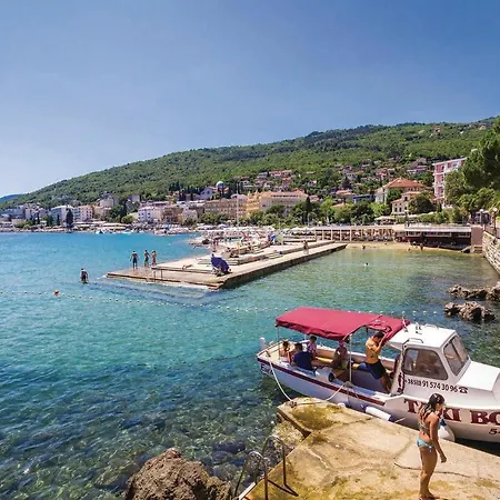 Apartman Gorgeous In Marinici With Wifi Marinići